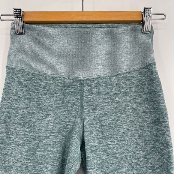 Alo Yoga Green High Waisted Fitted Mid Rise Ankle Leggings Size Small - Picture 3 of 6